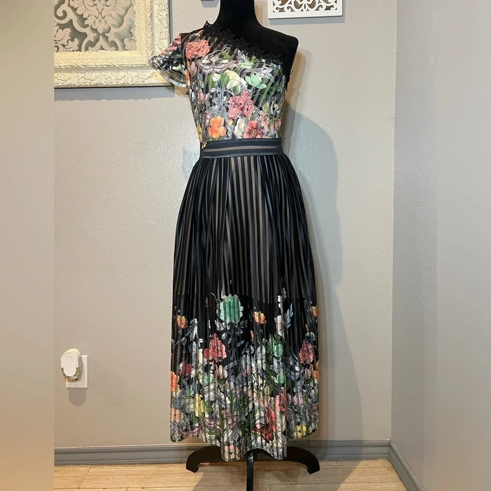 Foxiedox Peach Dress with Floral Accents - Picture 3 of 13